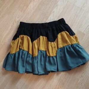 NWT Lilly's Kloset Color Block Ruffle Short XL